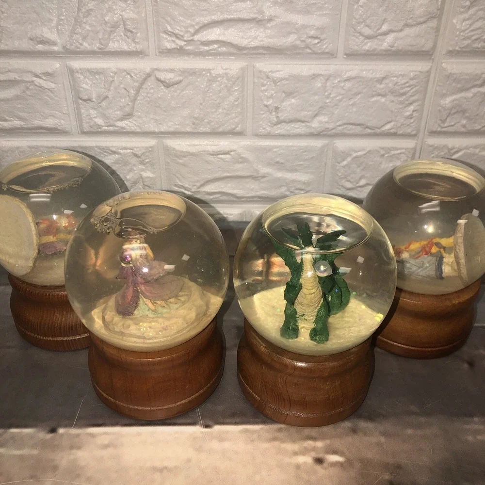 Lot Of 4 LEFTON Musical Camelot‎ Chariots Fire  Snow Globes RARE Wizards Dragon